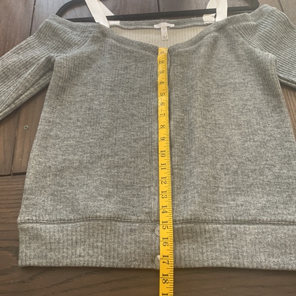 Leith xs off shoulder sweater - Picture 9 of 10